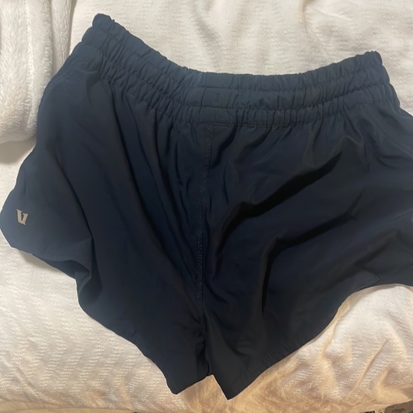 Vuori clementine shorts - Picture 2 of 2